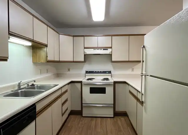 Property at 713 Clinton St Unit 208, Horicon, WI, 53032, 2 beds, 1 bath, [object Object]