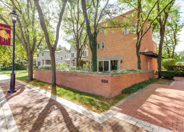 Property at 624 Vernon Ave Unit 624, Glencoe, IL, 60022, 3 beds, 2.5 baths, [object Object]