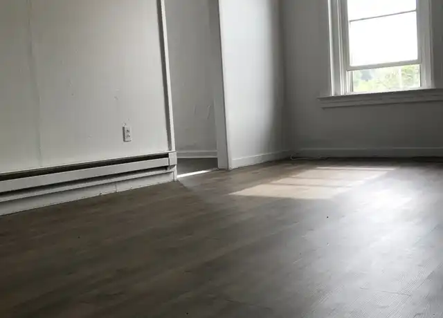 Property at 103 E Ohara St Unit 4, McDonald, PA, 15057, 2 beds, 1 bath, [object Object]