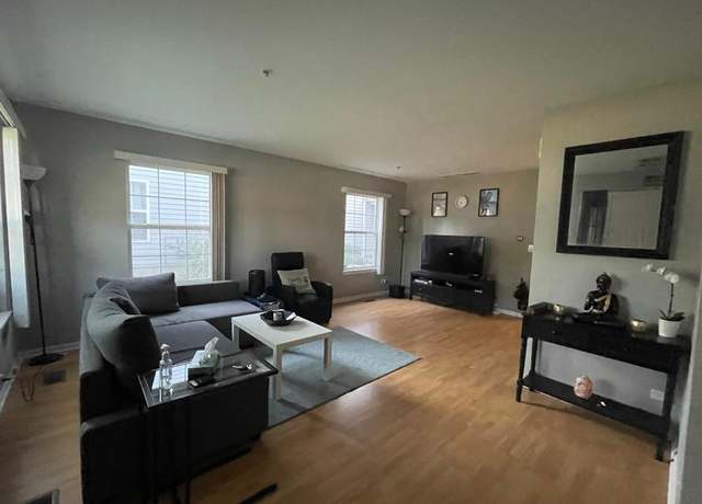 Photo of 1308 Orleans Dr, Mundelein, IL 60060