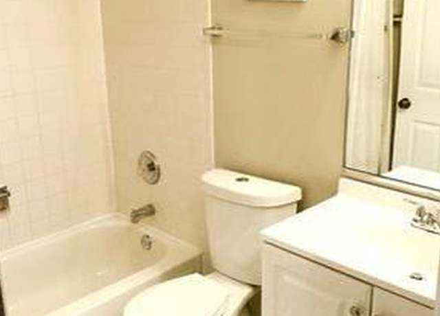 Photo of 1308 Orleans Dr, Mundelein, IL 60060