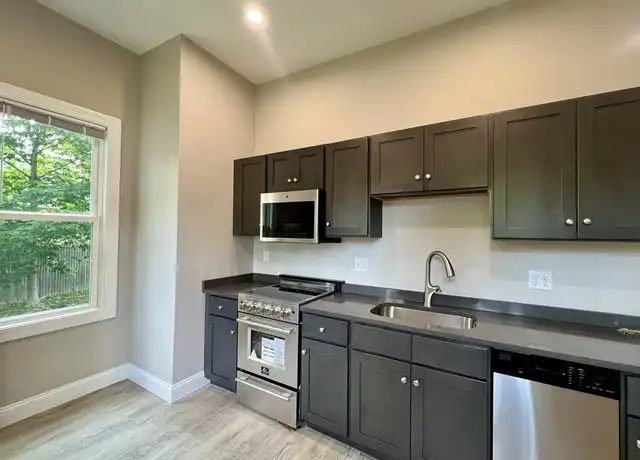 Property at 58 Mineral St Unit 58 C, Reading, MA, 01867, 1 bed, 1 bath, [object Object]
