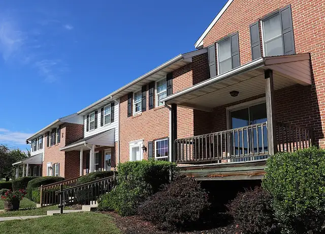Photo of 590 Candlewyck Rd, Lancaster, PA 17601