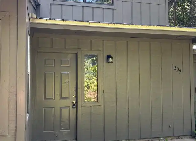 Property at 1229 Chee Ln, Tallahassee, FL, 32304, 3 beds, 2 baths, [object Object]