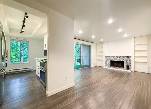 Property at 4717 W Lake Sammamish Pkwy SE Unit C202, Issaquah, WA, 98027, 2 beds, 2 baths, [object Object]