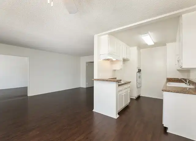 Property at Colonial Gardens - 3101 S Barrington Ave, Los Angeles, CA, 90066, 1 bed, 1 bath, [object Object]
