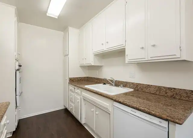 Property at Colonial Gardens - 3101 S Barrington Ave, Los Angeles, CA, 90066, 1-2 bed, 1-2.5 bath, [object Object]
