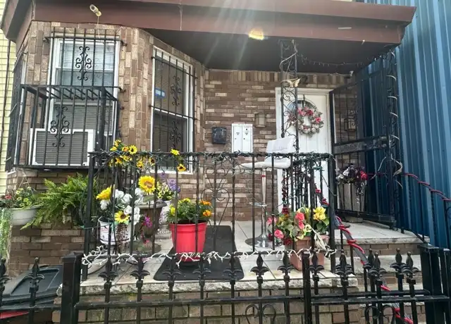 Property at 52 Vanderpool St Unit 2, Newark, NJ, 07114, 3 beds, 1 bath, [object Object]