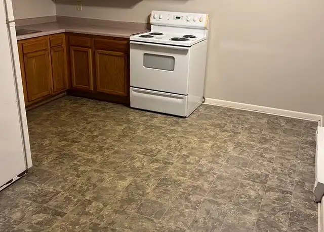 Property at 215 High Line St Unit 215-3, Belvidere, IL, 61008, 2 beds, 1 bath, [object Object]