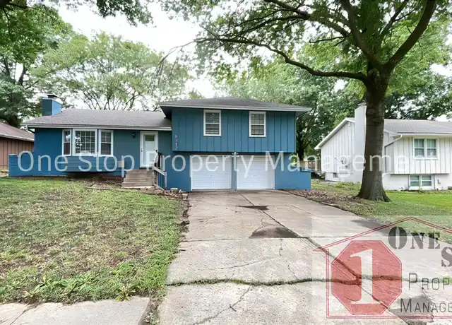 Property at 1312 SW Highland Dr, Lees Summit, MO, 64081, 3 beds, 2 baths, [object Object]