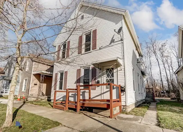 Property at 1226 Boone St Unit 2 Upstairs, Fort Wayne, IN, 46808, 2 beds, 1 bath, [object Object]