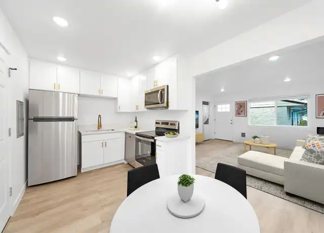 Property at Hillsboro Court - 666 E Main St, Hillsboro, OR, 97123, 2 beds, 1 bath, [object Object]