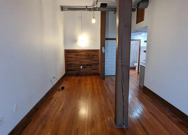 Property at 110 W Market St, Johnson City, TN, 37604, 1 bed, 1 bath, [object Object]
