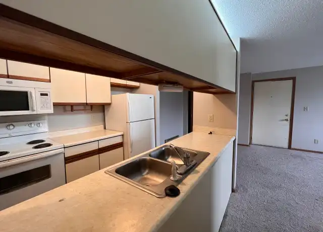 Property at 802 Benton Dr #34, Iowa City, IA, 52246, 2 beds, 1 bath, [object Object]