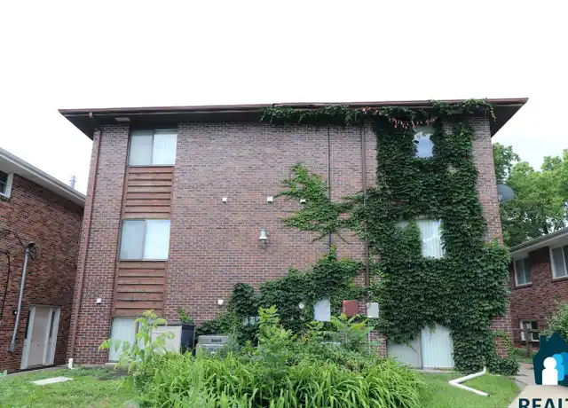 Property at 2338 E St #4, Lincoln, NE, 68510, 1 bed, 1 bath, [object Object]