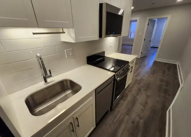 Property at 44A Joy St Unit 4, Boston, MA, 02114, 2 beds, 1 bath, [object Object]