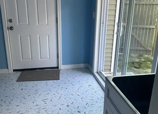 Property at 25 Ruth Rd Unit R, Brockton, MA, 02302, 1 bed, 1 bath, [object Object]