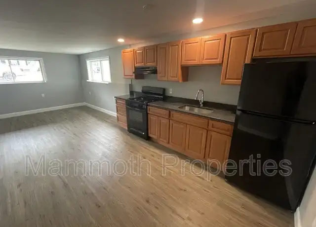 Property at 667 Corning Rd Unit 1, Manchester, NH, 03109, 1 bed, 1 bath, [object Object]