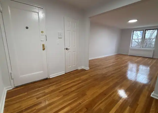 Property at 50 S Middle Neck Rd Unit 3P, Great Neck, NY, 11021, 2 beds, 1.5 baths, [object Object]