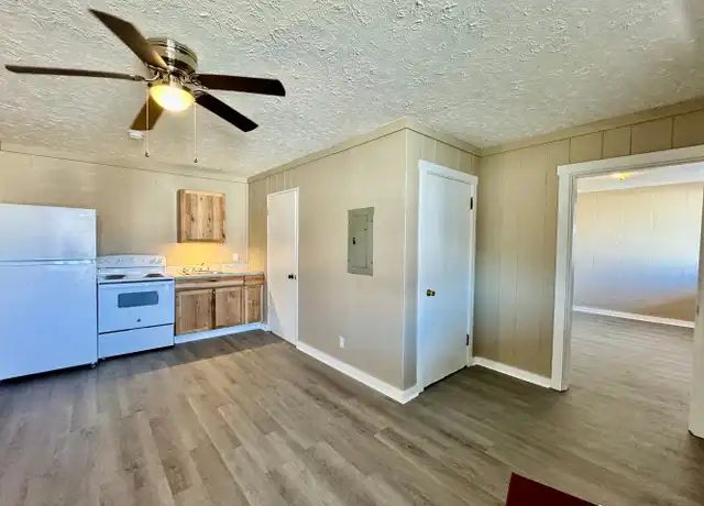 Property at 1018 W Lexington Ave Unit 20, Winchester, KY, 40391, 1 bed, 1 bath, [object Object]