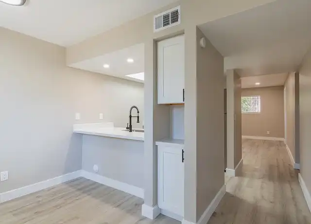 Property at Arcadia 52 - 2930 N 52nd St, Phoenix, AZ, 85018, 2 beds, 1 bath, [object Object]