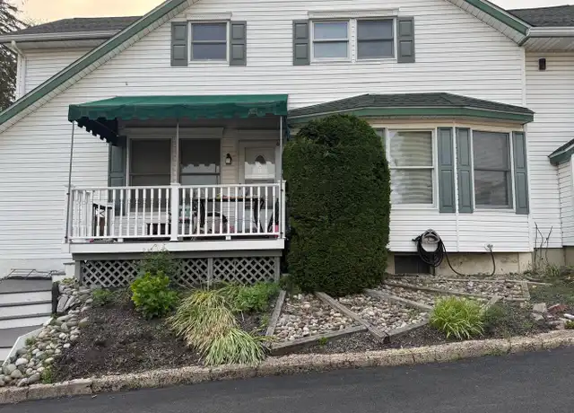 Property at 633 Hampton Ave, Southampton, PA, 18966, 2 beds, 1 bath, [object Object]