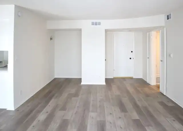 Property at 334 S Gramercy Pl Unit 209, Los Angeles, CA, 90020, 1 bed, 1 bath, [object Object]