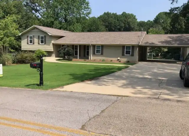 Property at 2012 Van St, Tupelo, MS, 38804, 4 beds, 2 baths, [object Object]