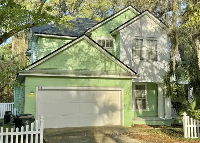 Property at 900 Paradise Ln, Atlantic Beach, FL, 32233, 4 beds, 2.5 baths, [object Object]