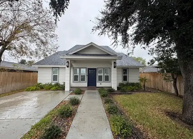 Property at 405 E 4th St, San Juan, TX, 78589, 3 beds, 2.5 baths, [object Object]