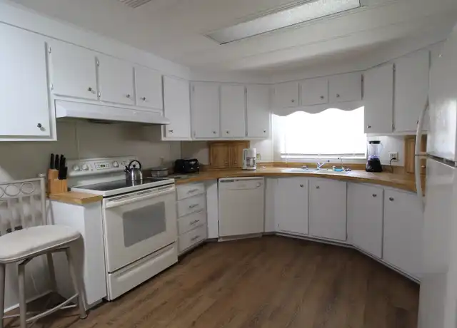 Property at 5859 Danbury Ln, Sarasota, FL, 34233, 2 beds, 2 baths, [object Object]