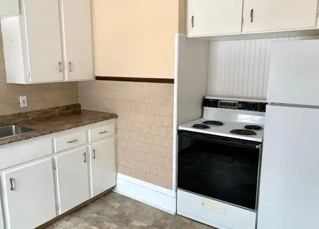 Property at 37 Pleasant St Unit 3, Waterville, ME, 04901, 1 bed, 1 bath, [object Object]