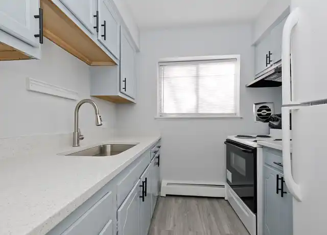 Property at 10360 S Walden Pkwy Unit 103604d, Chicago, IL, 60643, 1 bed, 1 bath, [object Object]
