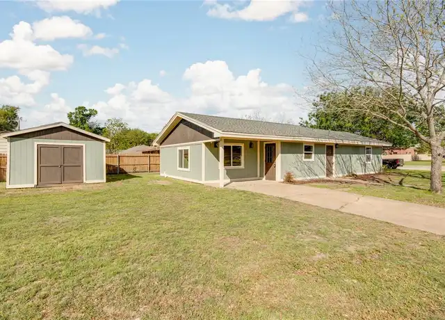 Property at 1302 Hackberry St, Hearne, TX, 77859, 2 beds, 1 bath, [object Object]