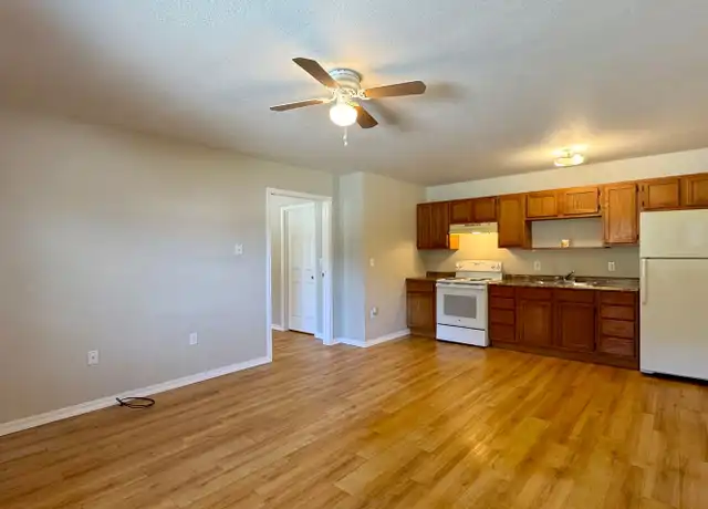 Property at 575 Heber Springs Rd Unit 11, Batesville, AR, 72501, 1 bed, 1 bath, [object Object]
