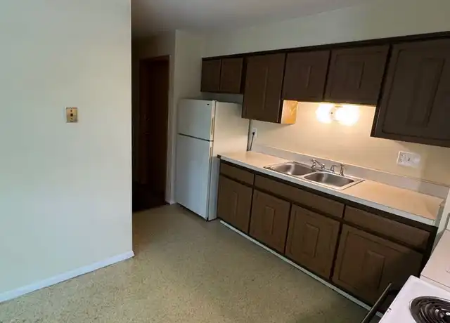 Property at 3311 Sun Valley Ter Unit 3311-6, Rockford, IL, 61103, 2 beds, 1 bath, [object Object]