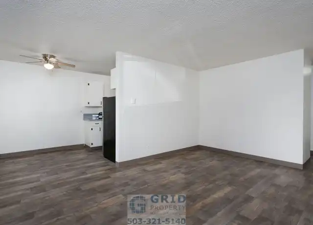 Property at 1800 SE Stark St Unit 204, Portland, OR, 97214, 1 bed, 1 bath, [object Object]