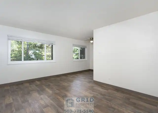 Property at 1800 SE Stark St Unit 204, Portland, OR, 97214, 1 bed, 1 bath, [object Object]