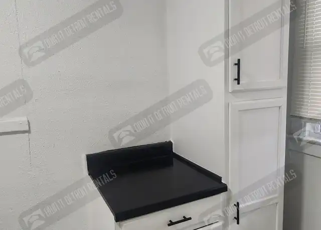 Property at 9839 Woodside St Unit 2, Detroit, MI, 48204, 2 beds, 1 bath, [object Object]
