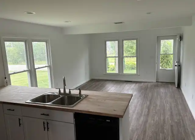 Property at 1143 N Oak Rd, Davison, MI, 48423, 3 beds, 2 baths, [object Object]