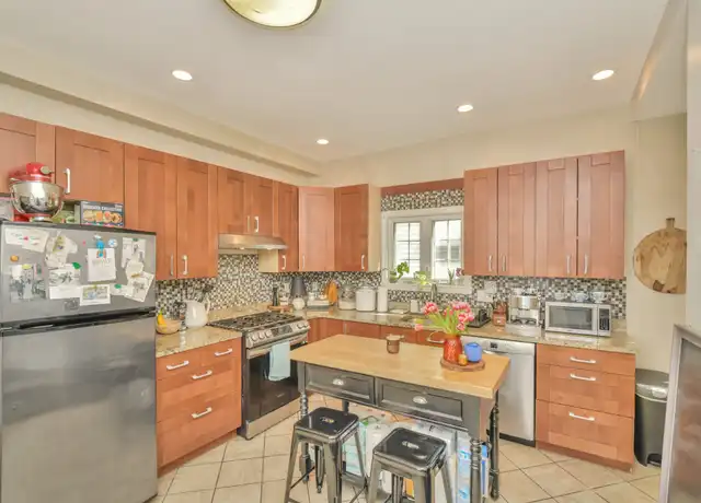 Property at 86 Pearl St Unit 1, Somerville, MA, 02145, 2 beds, 1 bath, [object Object]