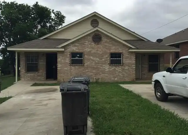 Property at 1504 E Mulkey St, Fort Worth, TX, 76104, 3 beds, 2 baths, [object Object]