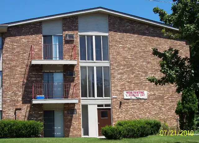 Property at 10628 W Bobolink Ave, Milwaukee, WI, 53225, 2 beds, 1 bath, [object Object]