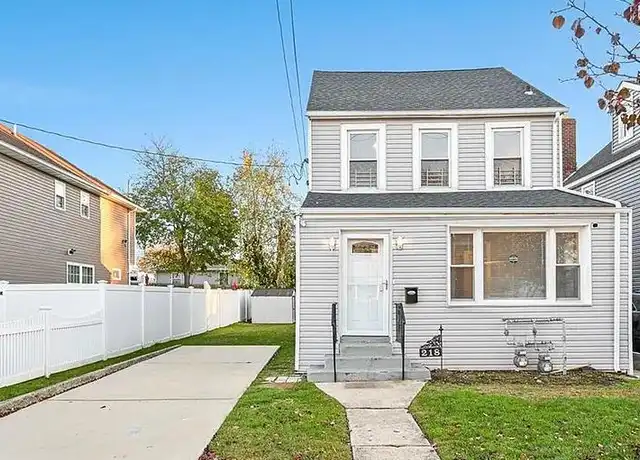 Property at 218 Princeton St, Hempstead, NY, 11550, 2 beds, 2 baths, [object Object]