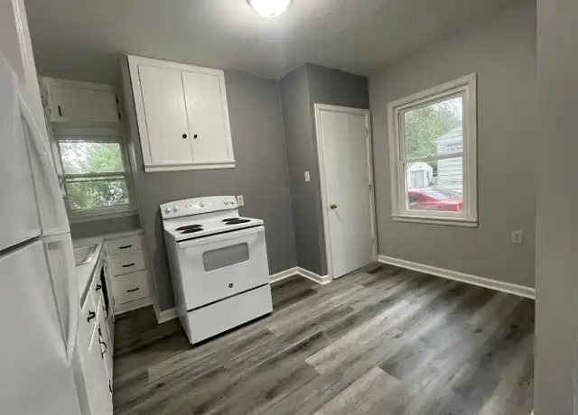 Property at 333 Lamont St, Waterloo, IA, 50703, 2 beds, 1 bath, [object Object]
