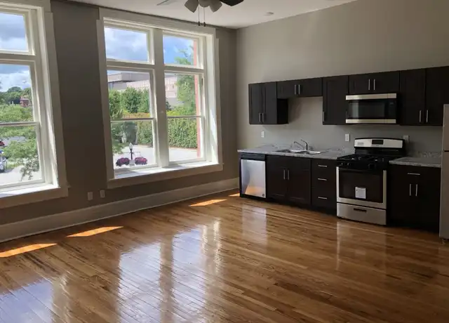 Property at 421 Brady St Unit 4, Davenport, IA, 52801, 2 beds, 1 bath, [object Object]