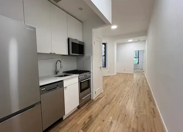 Property at 216 E 83rd St, New York, NY, 10028, 1 bed, 1 bath, [object Object]
