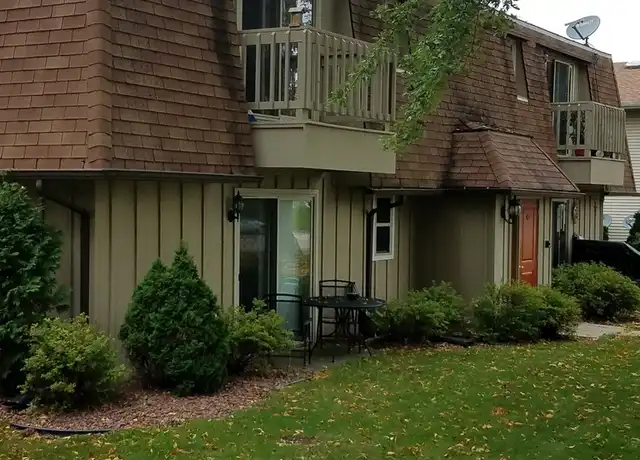 Property at 104 Eilbes Ave Unit A4, Beaver Dam, WI, 53916, 2 beds, 1 bath, [object Object]