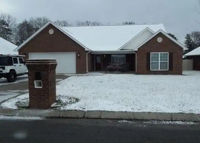 Property at 2012 Emma Ln, Maryville, TN, 37803, 4 beds, 2 baths, [object Object]