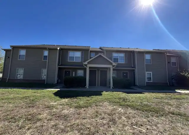 Property at 802 Shepherd St Unit 8, Fort Scott, KS, 66701, 3 beds, 2 baths, [object Object]